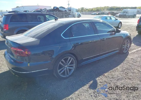 2017 Volkswagen Passat 1.8T R-Line из США, поврежденный, VIN 1VWDT7A35HC066688